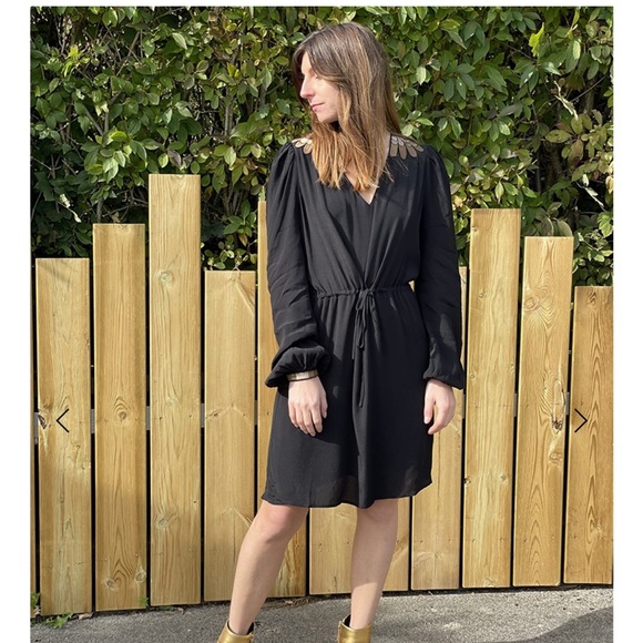 Louizon fly dress in black - Picture 8 of 12
